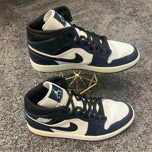 Jordan 1 Mid Shoes Men’s Size 12 Armory Navy Sneakers 554724-411 Nike Classic